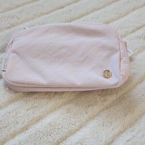 Lululemon Everywhere Belt Bag